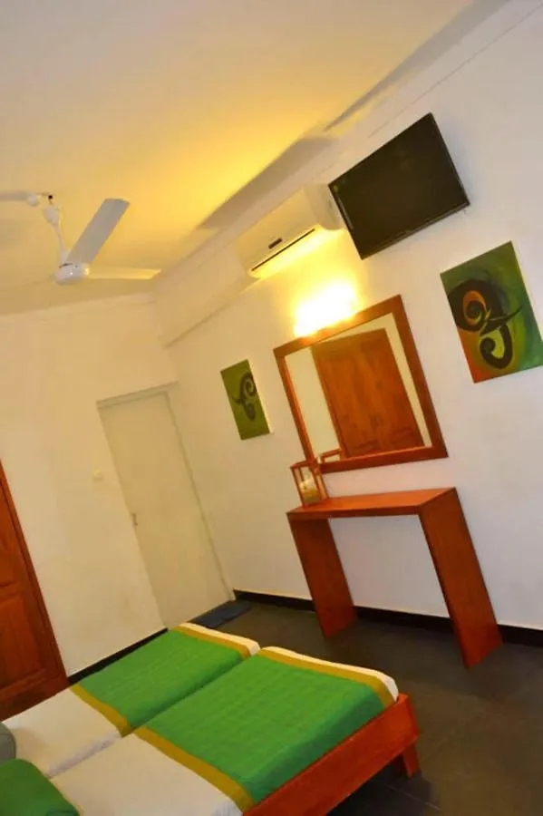 Hotel Star Beach Guest House Negombo