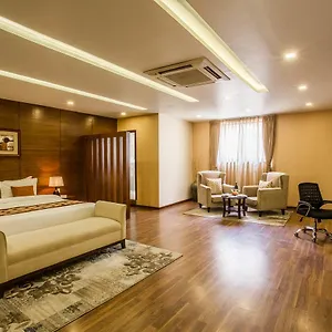 Yatri And Hotel Kathmandu