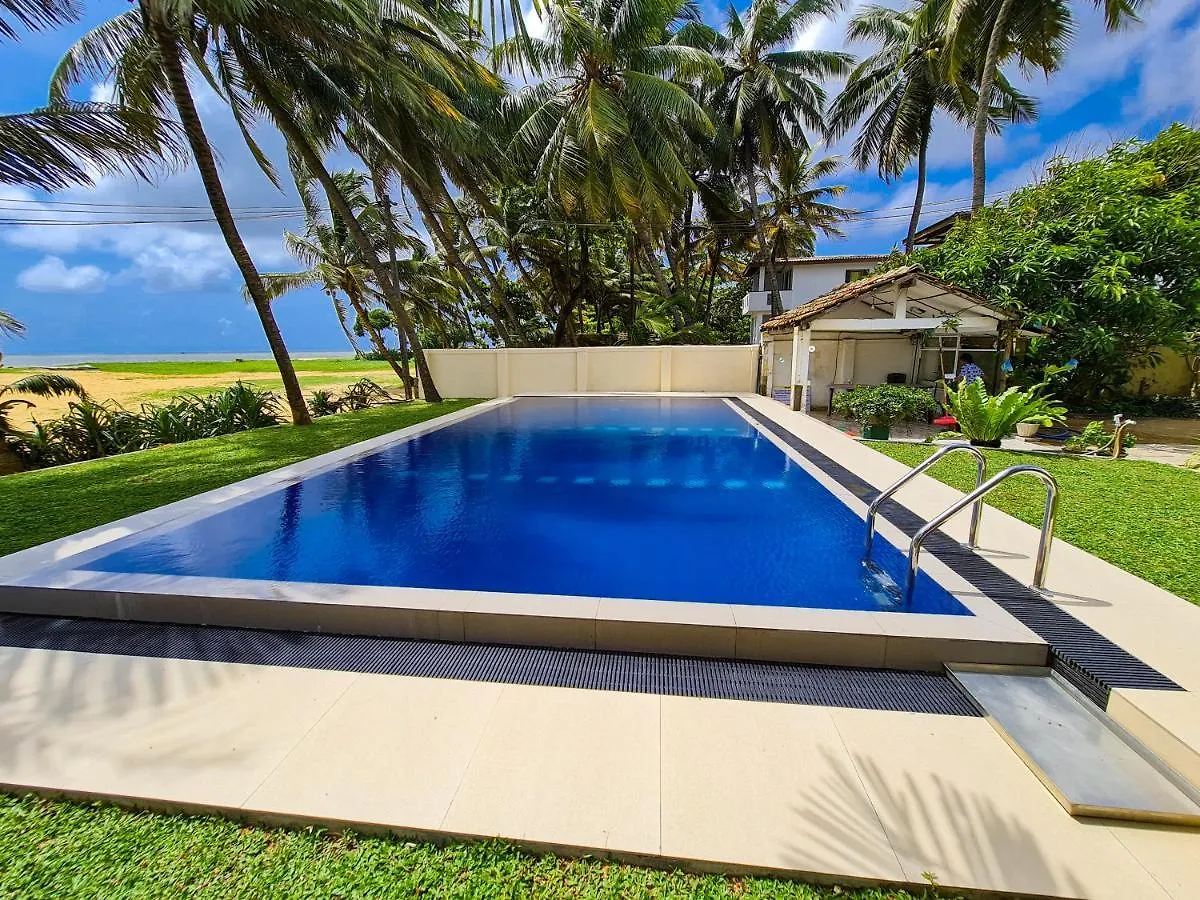 Star Beach Guest House Негомбо Шри-Ланка