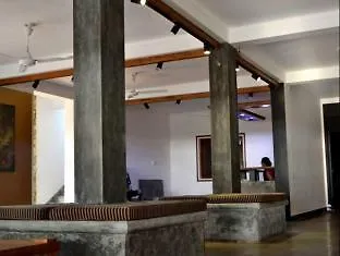 Star Beach Guest House Негомбо